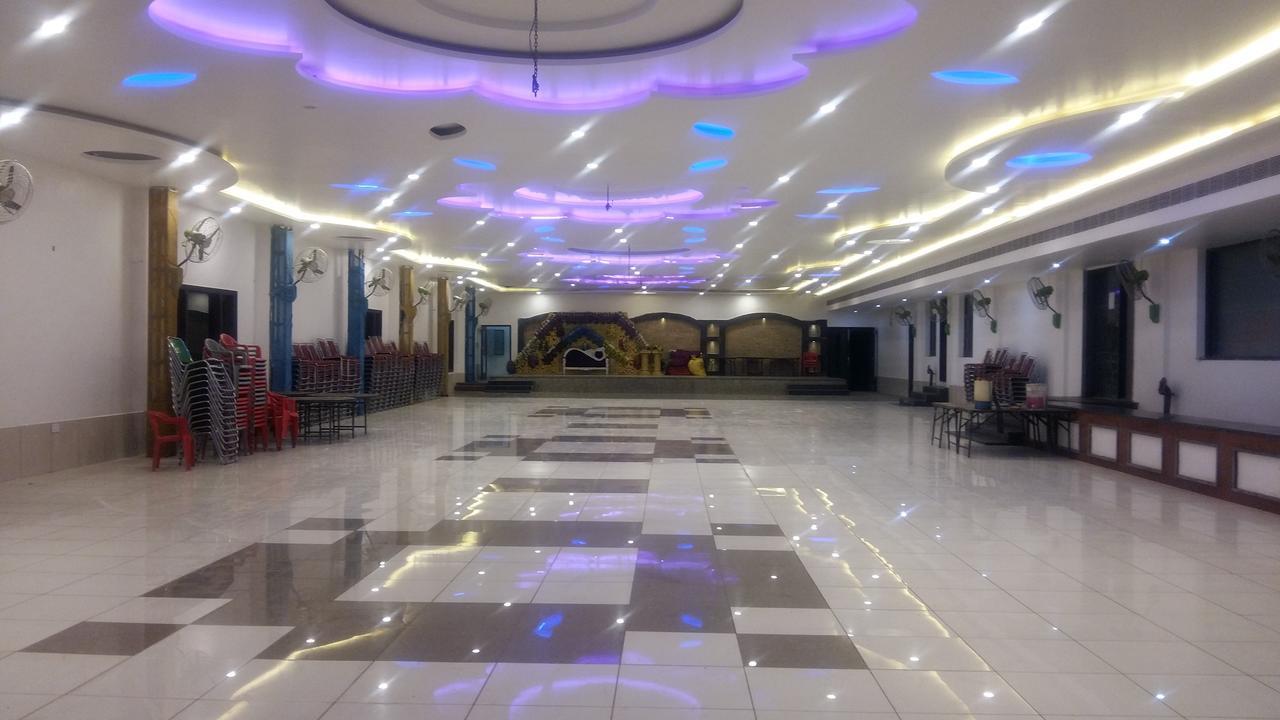 Hotel D2M Mānsa Kültér fotó