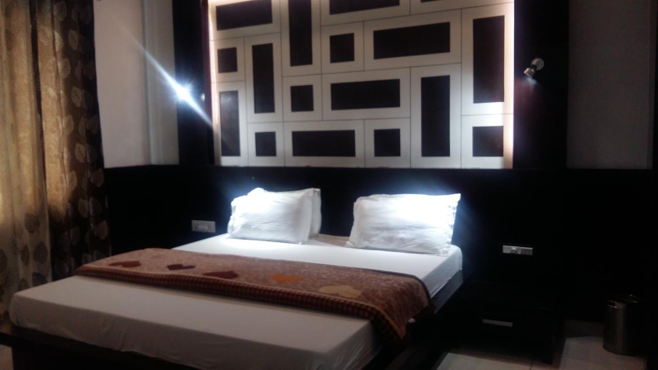 Hotel D2M Mānsa Kültér fotó