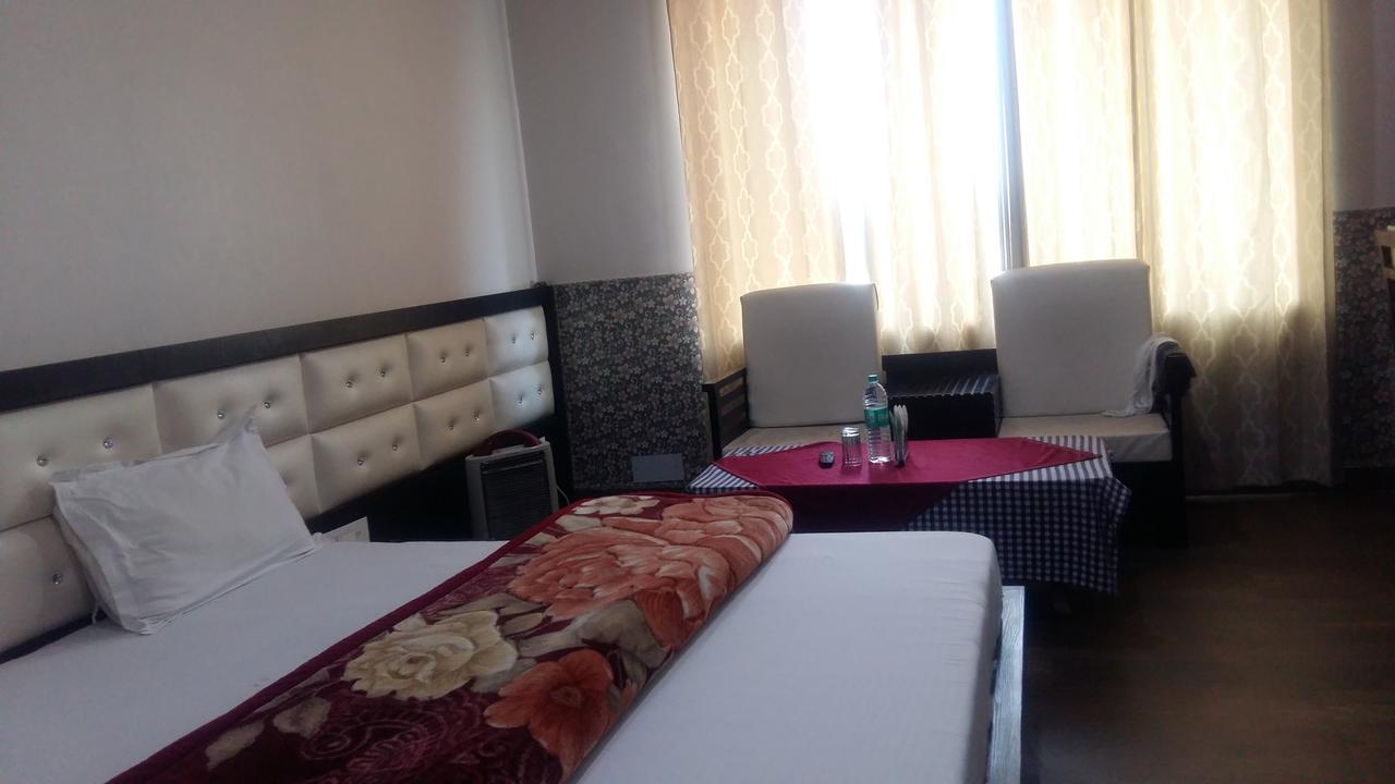 Hotel D2M Mānsa Kültér fotó