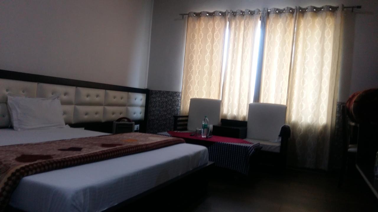 Hotel D2M Mānsa Kültér fotó